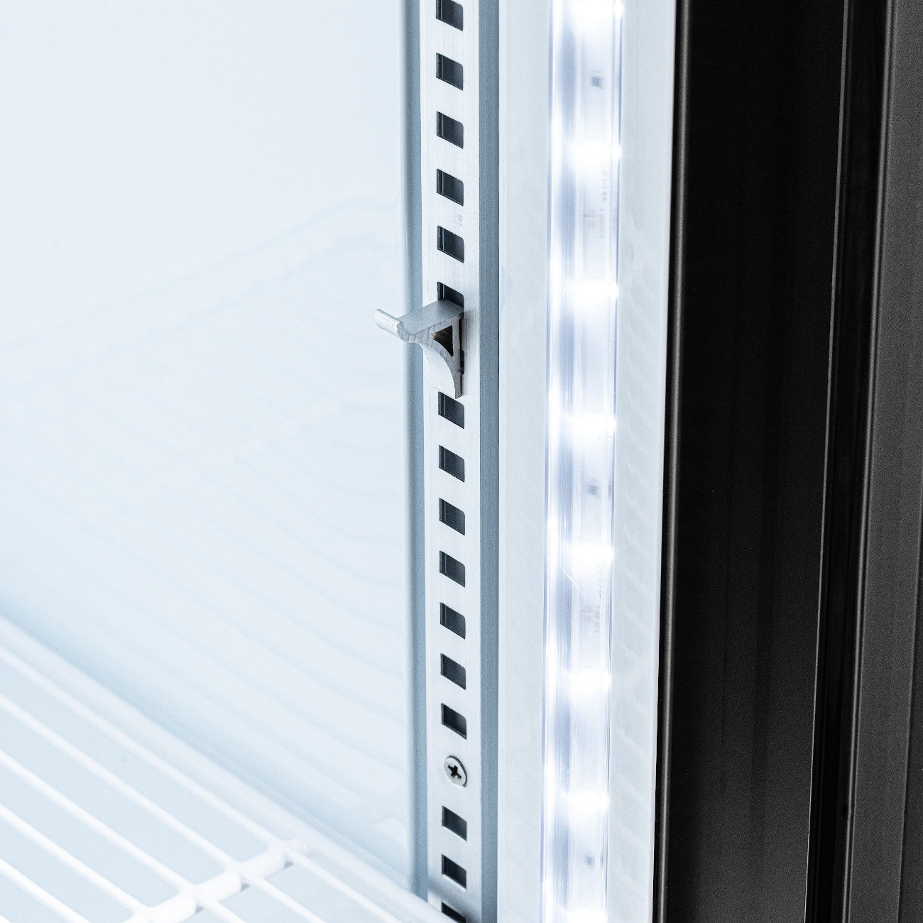 Frigider pentru băuturi pentru bar, cu încuietoare, 160l | FORGAST FG07237