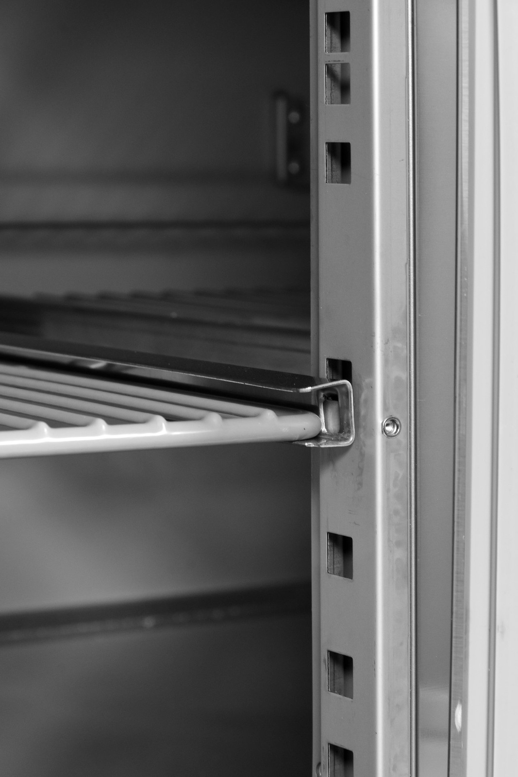 Masă vitrată frigorifică cu 3 uși YATO YG-05257