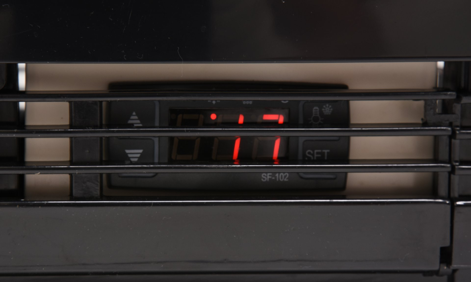 Vitrină frigorifică 78 l negru | YATO YG-05056