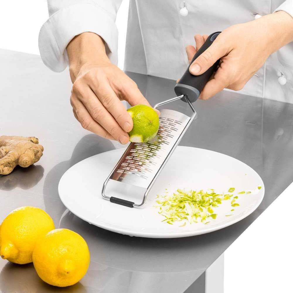 Răzătoare manuală pentru fulgi cu găuri medii | FORGAST FG11149