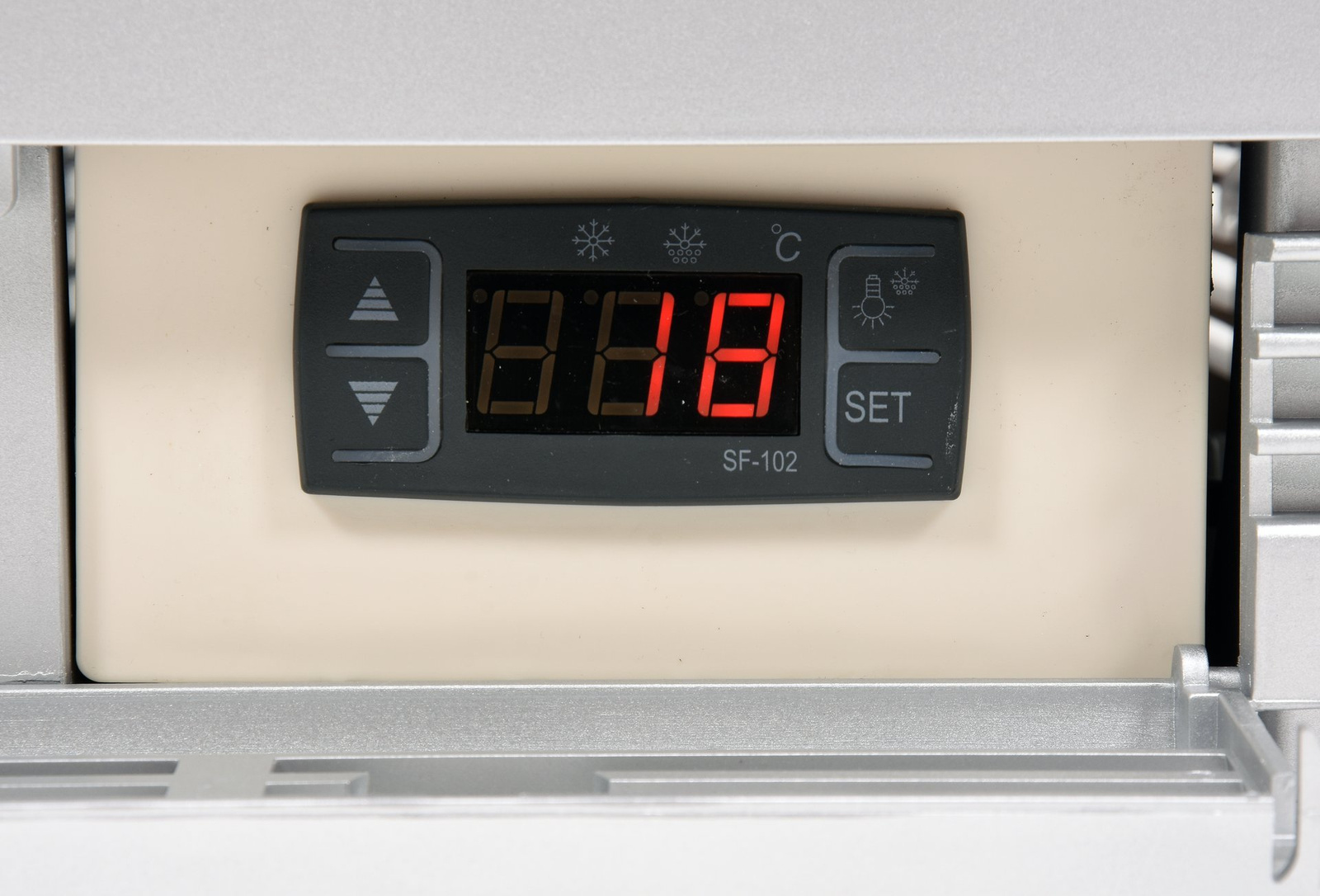 Vitrină frigorifică 78 l argintiu | YATO YG-05057