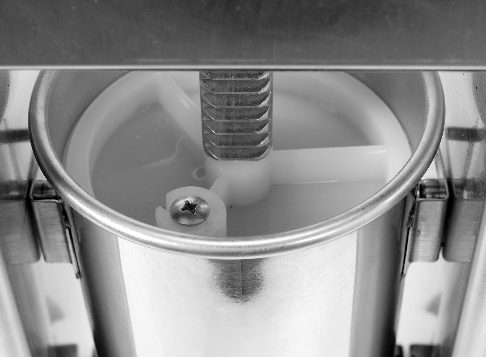 Umpletor vertical de cârnați 2 l | YATO YG-03349