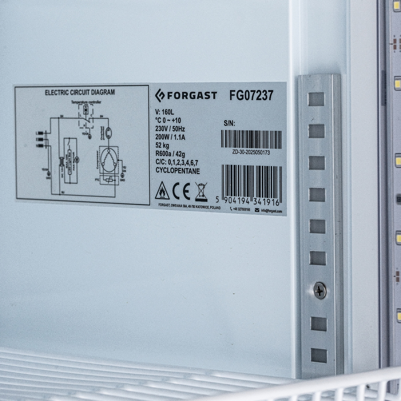 Frigider pentru băuturi pentru bar, cu încuietoare, 160l | FORGAST FG07237