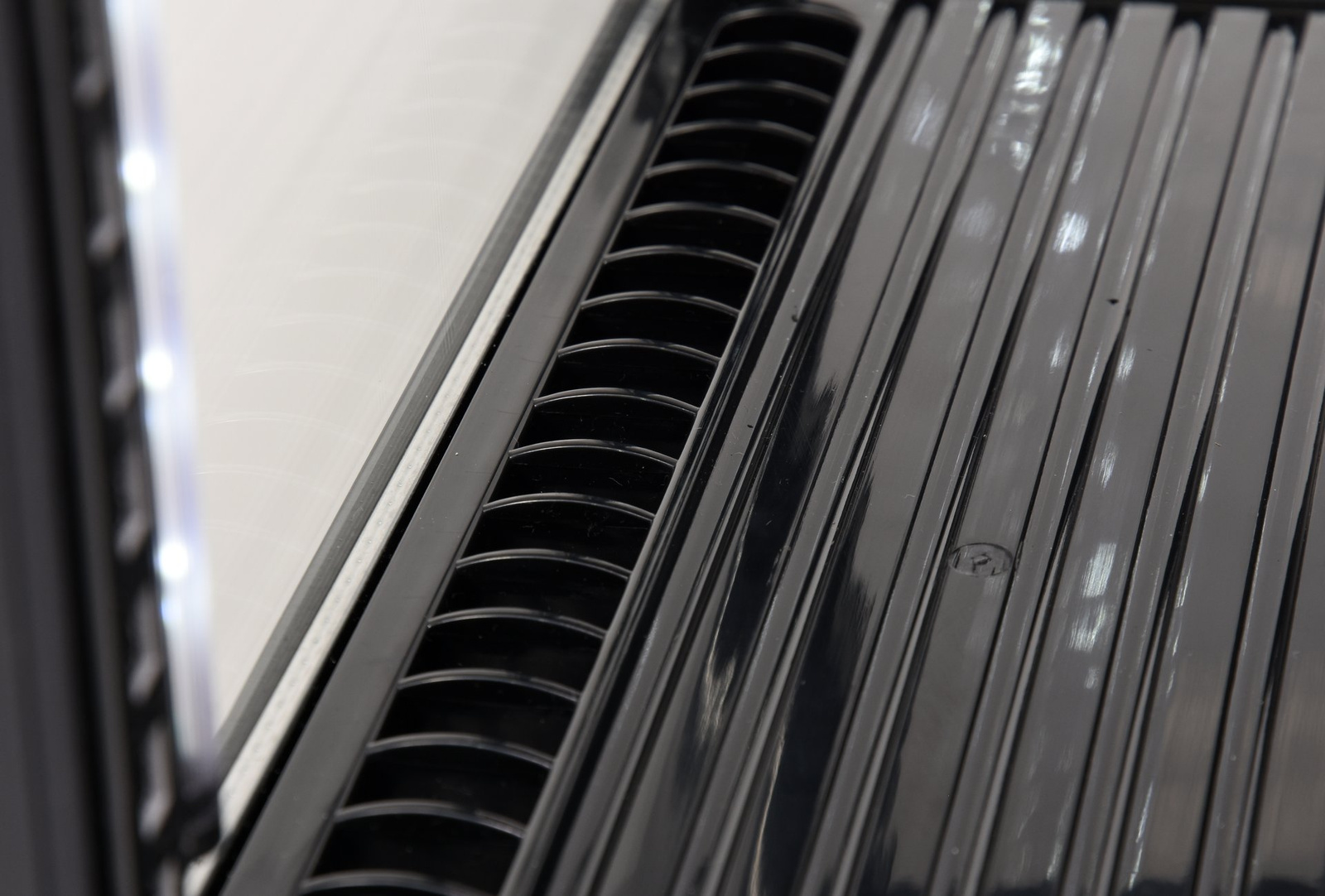 Vitrină frigorifică 78 l negru | YATO YG-05056