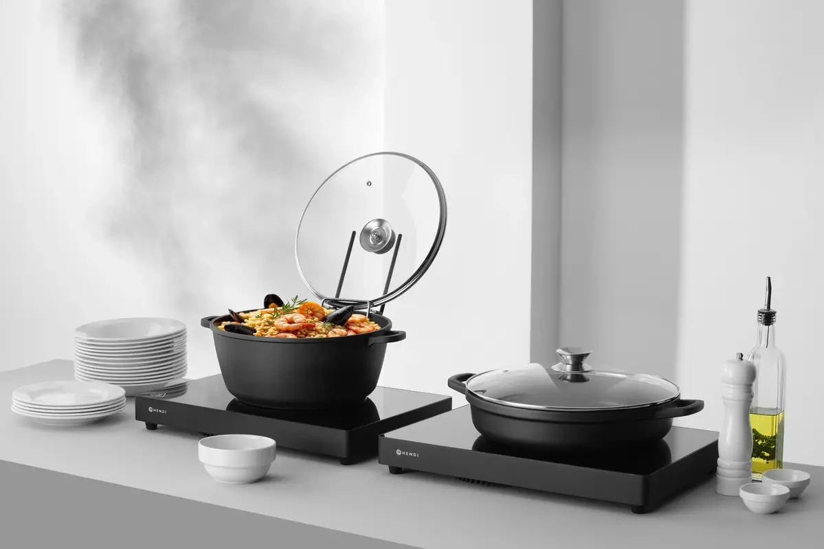 Oală cu strat antiaderent, 7.5 L, neagră, 38.7x31x(H)13 cm | HENDI 611036