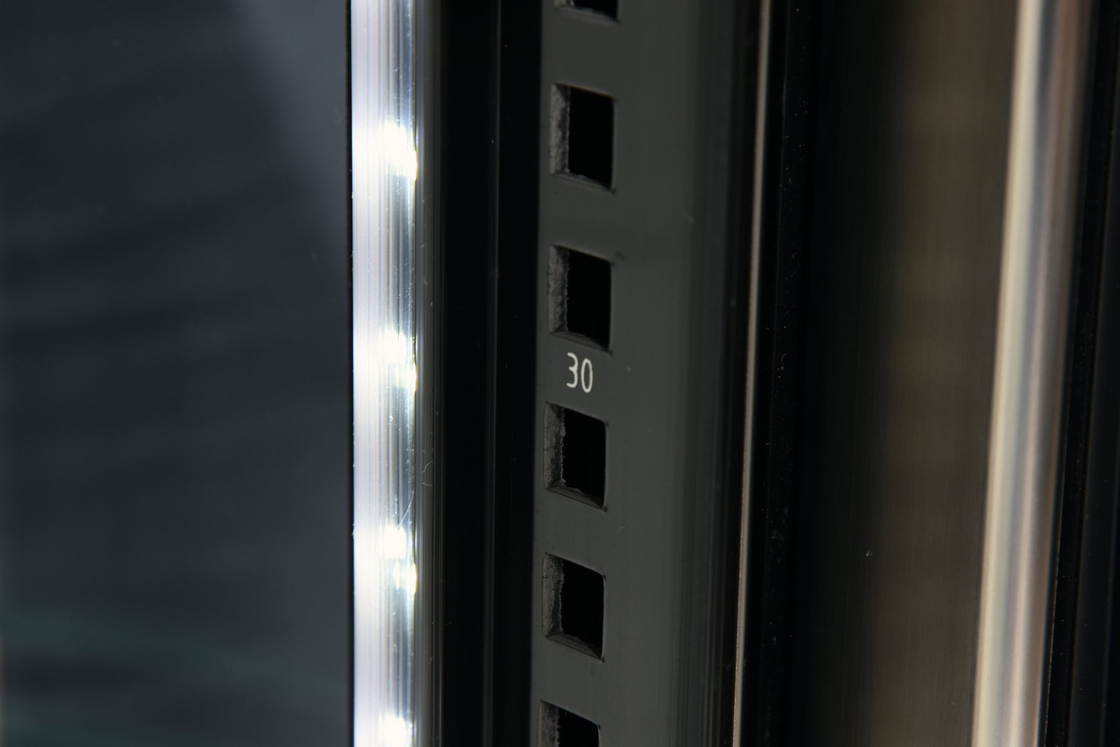 Vitrină frigorifică 100 l rotundă reglabilă | YATO YG-05094