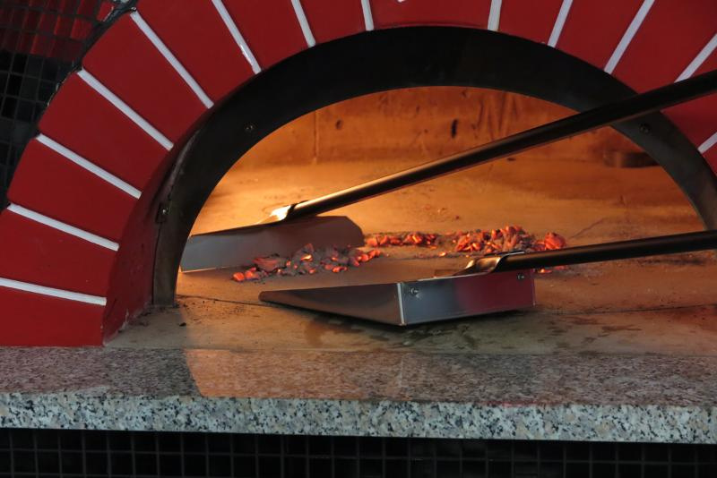 Îndepărtarea cenușii cu lopata | GI.METAL AC-PL