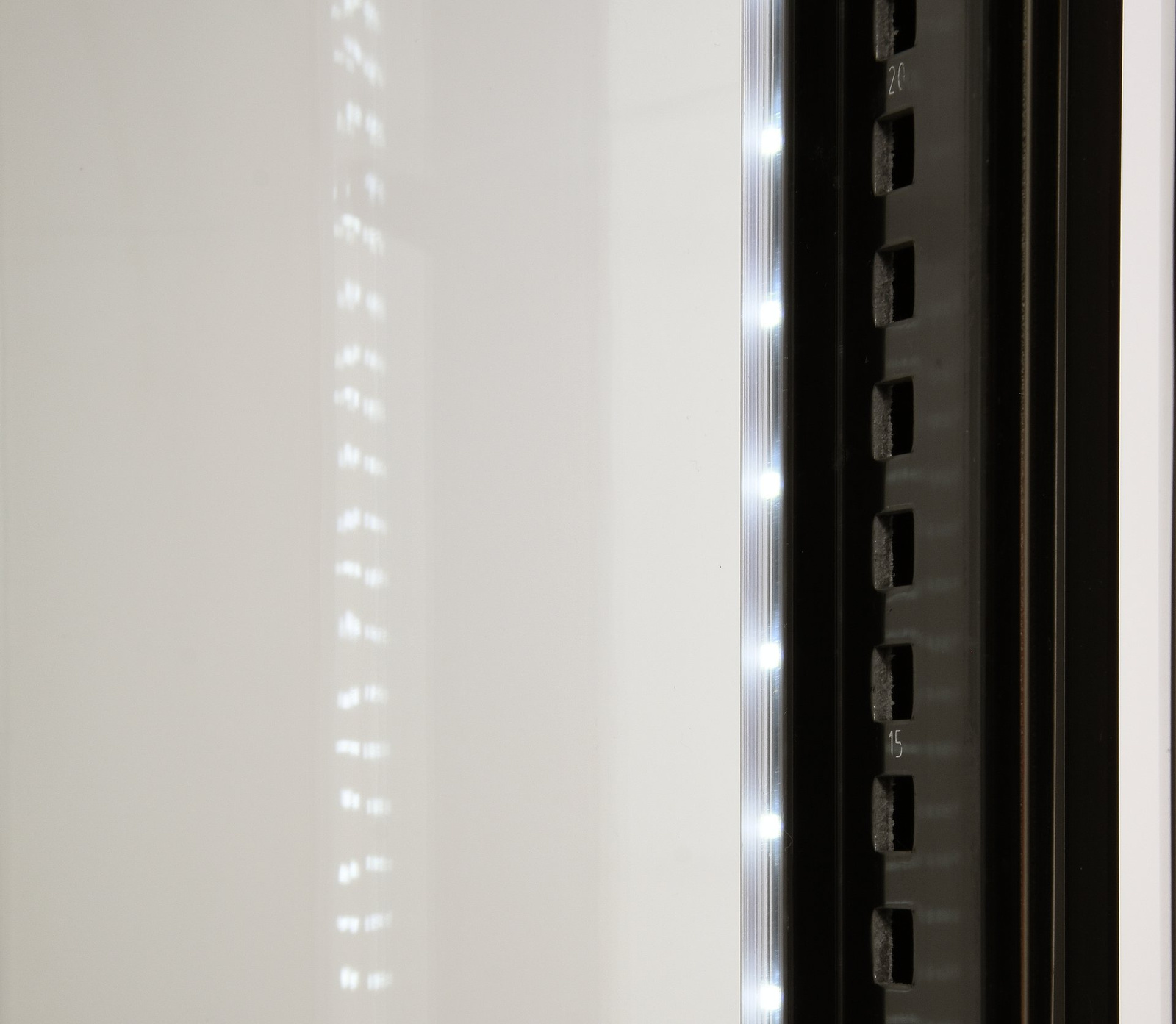 Vitrină frigorifică 100 l rotundă reglabilă | YATO YG-05094