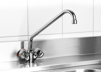 Mixer pentru chiuvetă montat pe perete HENDI 970508